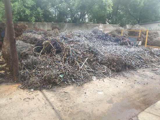 ��������